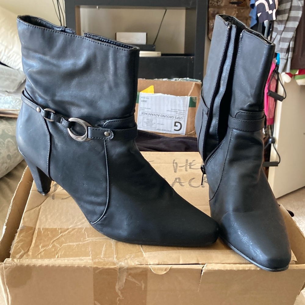 Women’s short heeled boots with straps